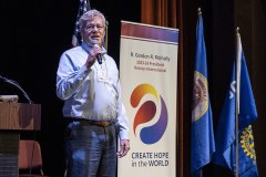 Roy-Sjoberg-Hudson-Daybreak-at-Podium